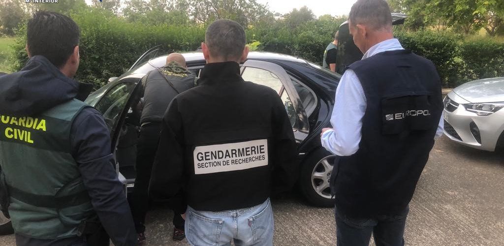 Siete detenidos en Tarragona, Zaragoza, Castellón y Francia por estafar más de 100.000 euros con tarjetas falsas que usaban en autopistas francesas