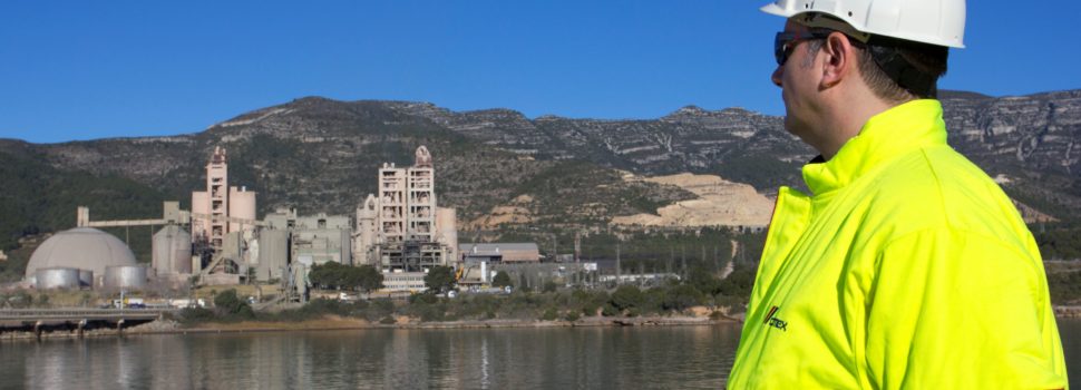 Cemex i Griñó converteixen en combustibles les escombraries marines