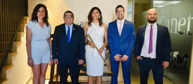 María Ángeles Pallarés vuelve a recibir la vara de mando del Ayuntamiento Canet lo Roig mejorando su mayoría absoluta