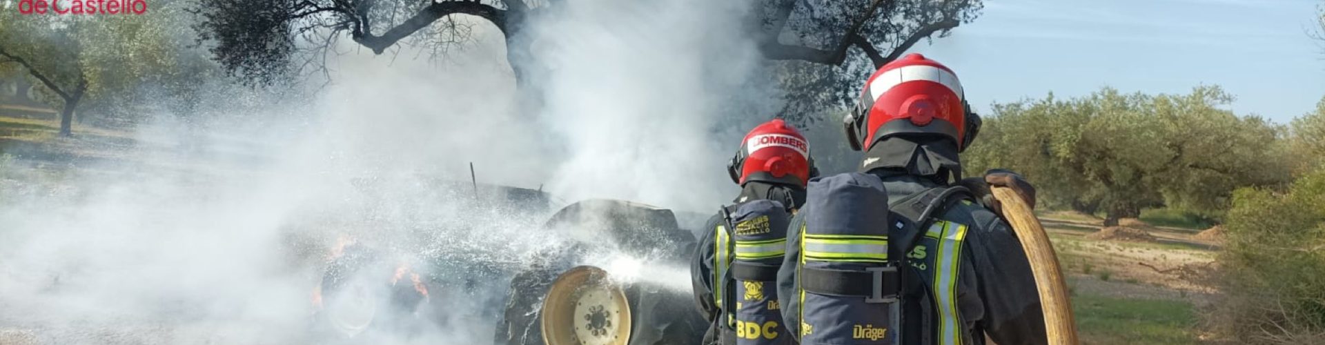 Incendio de un tractor en Canet lo Roig