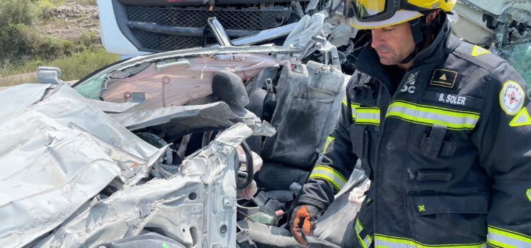 Una fallecida en un accidente en la AP7, término de Santa Magdalena