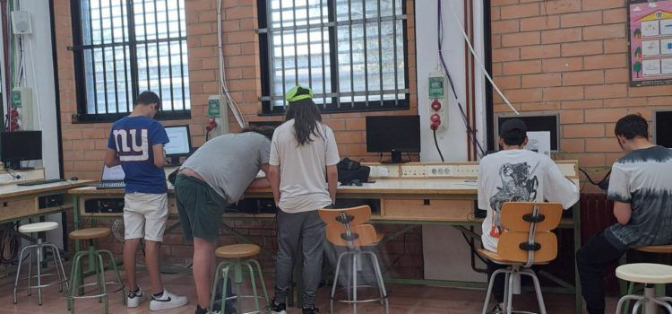 Repte multidisciplinar en 1r de Formació Professional al Leopoldo Querol