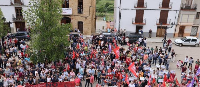 2.000 persones es manifesten a Vilafranca pel futur de Marie Claire i l’ocupació a la comarca