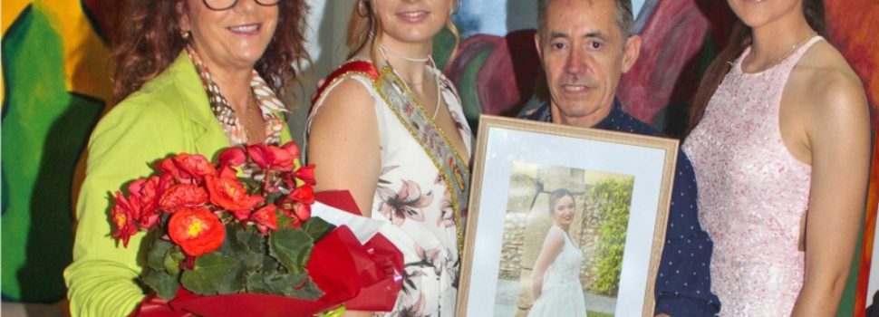 El CMC presenta la seua dama, María Andreu Barró, elegida reina de festes de Vinaròs
