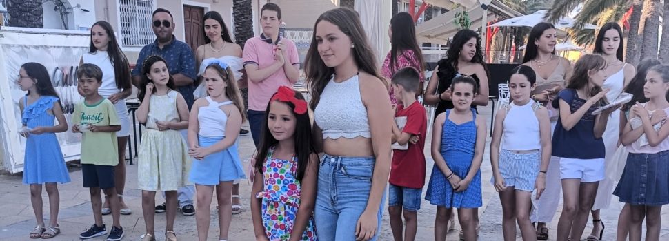 Les dames i cavaller dels col·les de Vinaròs conviden la resta de la cort d’honor