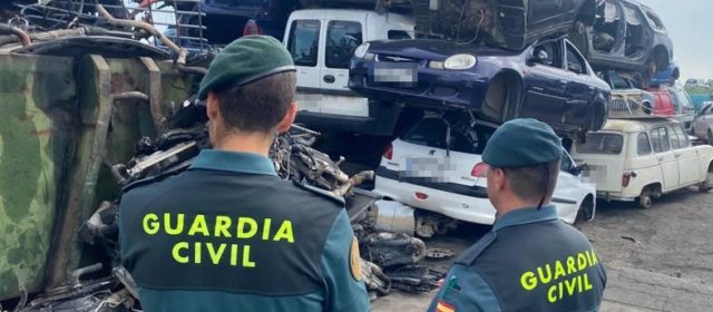El SEPRONA investiga al responsable de un desguace en Deltebre por un presunto delito ambiental por liberar 4.000 toneladas de CO₂