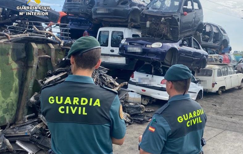 El SEPRONA investiga al responsable de un desguace en Deltebre por un presunto delito ambiental por liberar 4.000 toneladas de CO₂