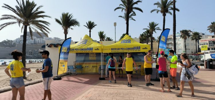 La campaña CONSER-MAR de concienciación para el reciclaje llega a Peñíscola