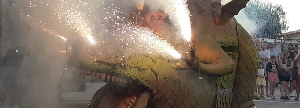 Fotos de la IX Trobada de Dracs i Bèsties de Foc a Cervera del Maestre