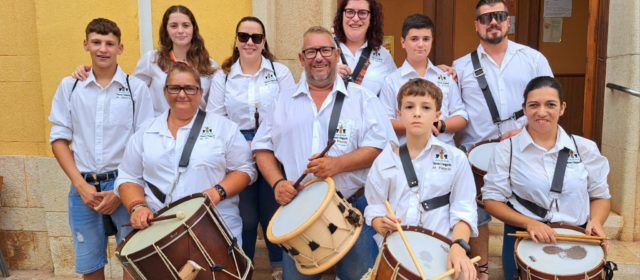 La Colla de dolçaina i tabals dels Nanos i Gegants, a Llíria i en el dia de Santa Magdalena