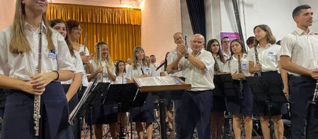 Emotiu concert de la banda simfònica de La Alianza, últim de Josep Ramon Renovell, per la seua jubilació