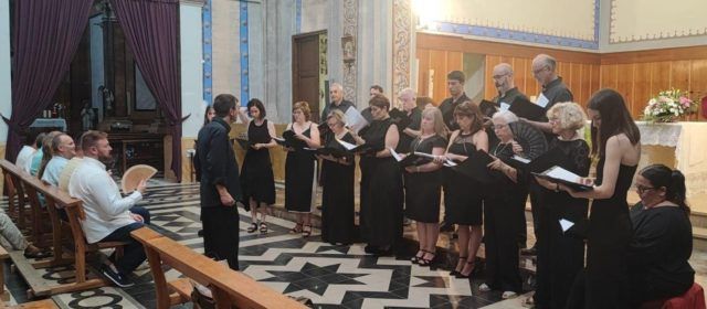 La Coral Veus de Sant Jordi rep forts aplaudiements