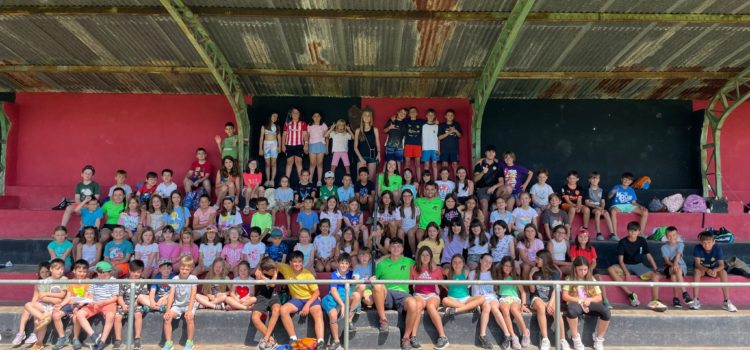 Unes 160 xiquetes i xiquets a l’Escola d’Estiu de Vilafranca