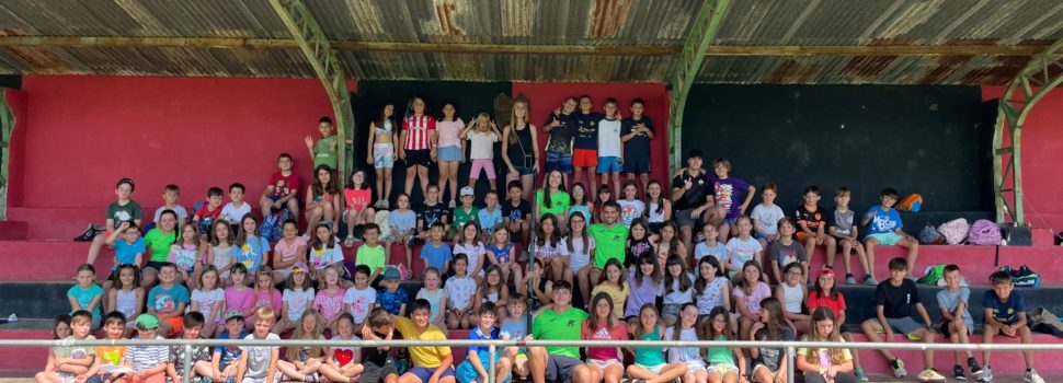 Unes 160 xiquetes i xiquets a l’Escola d’Estiu de Vilafranca
