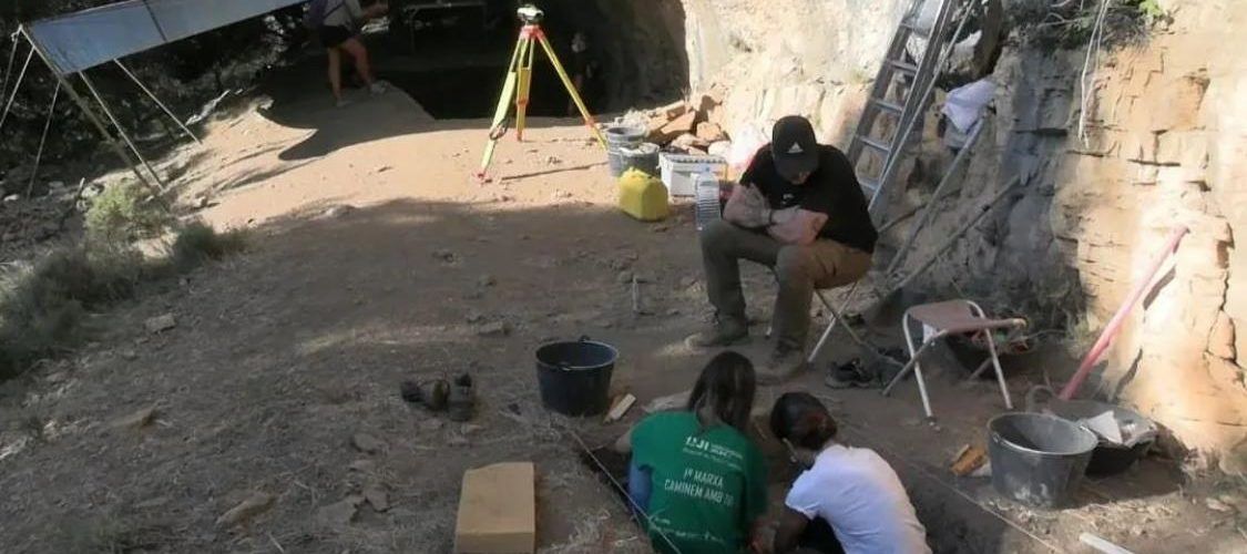 Noves excavacions a la Coveta de la Foia de Vilafranca
