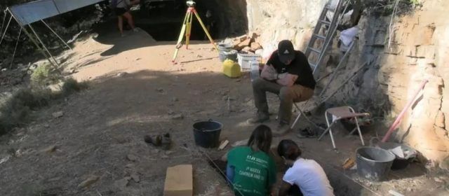Noves excavacions a la Coveta de la Foia de Vilafranca