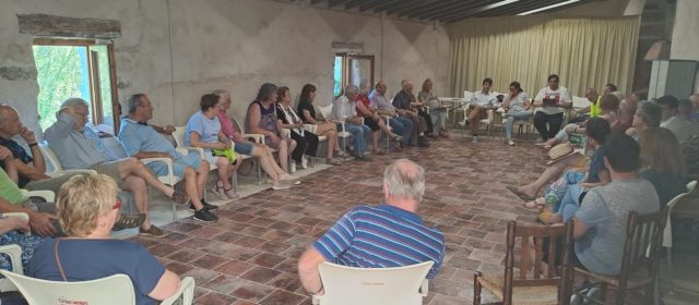 Primera reunió del nou equip de govern amb les veïnes i veïns de Xiva