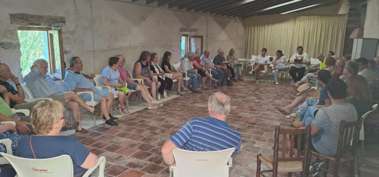 Primera reunió del nou equip de govern amb les veïnes i veïns de Xiva