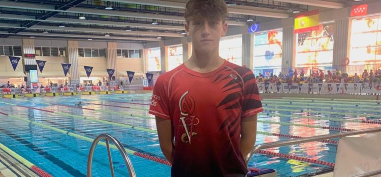 Jon Guarch, del Club Natació Vinaròs, en el Campionat d’Espanya