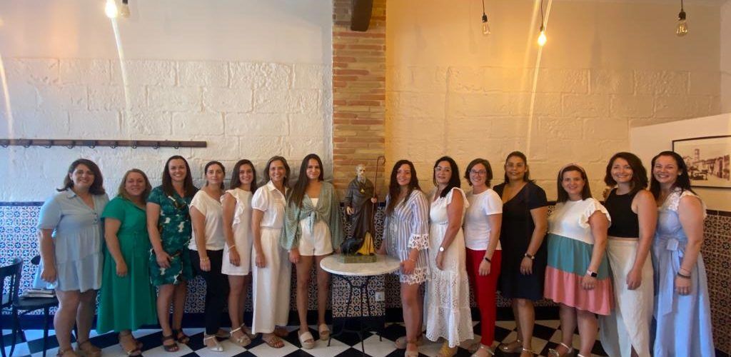 Nous càrrecs 2024 de la Confraria de Sant Antoni de Benicarló amb María Senar Mascarell com a nova dama