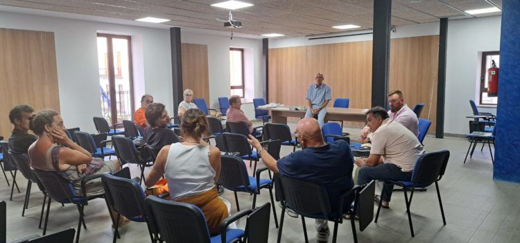 El Ayuntamiento de Sant Jordi se reúne con empresarios turísticos para presentar propuestas