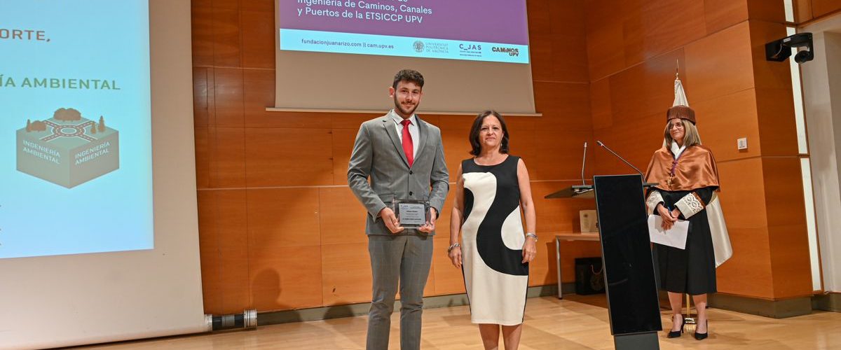 Rubén Cerdá Castejón recull el primer premi Fi de Carrera d’Ingenyeria Civil de la Fundación Juan Arizo