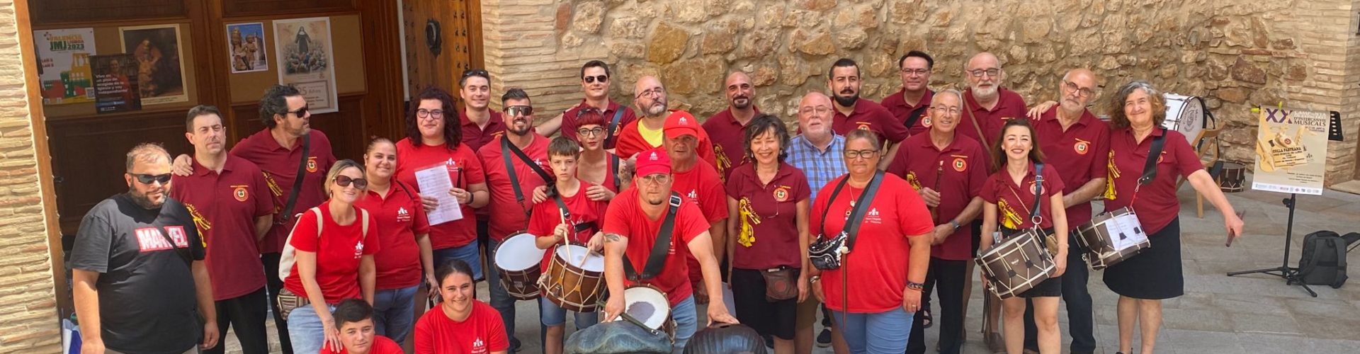 Vídeos i fotos: La Colla de Dolçaina i Tabal dels Nanos i Gegants, a Llíria