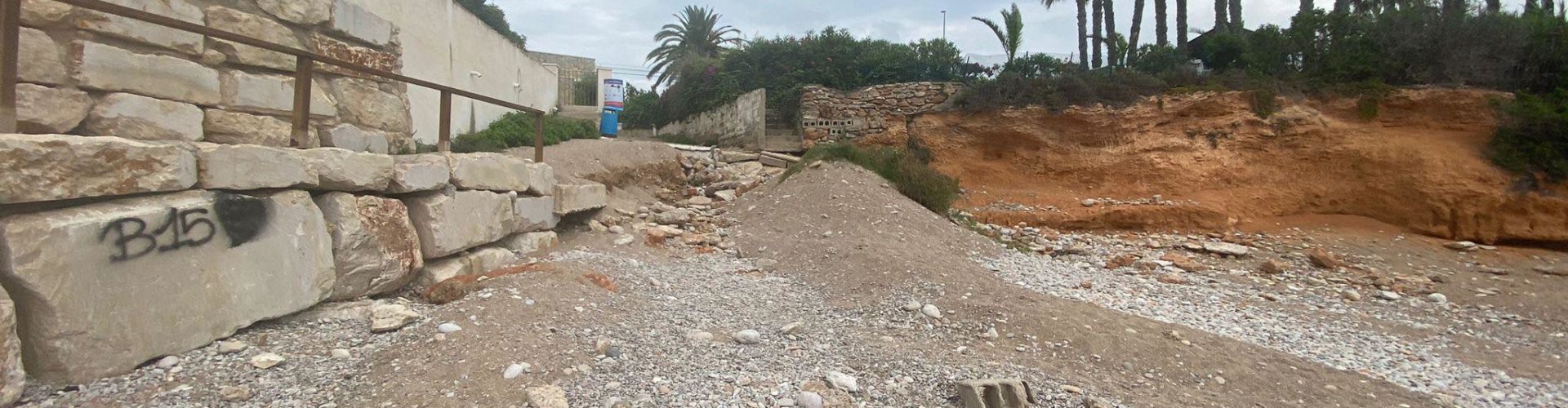 La Cala Saldonar, pràcticament inaccessible