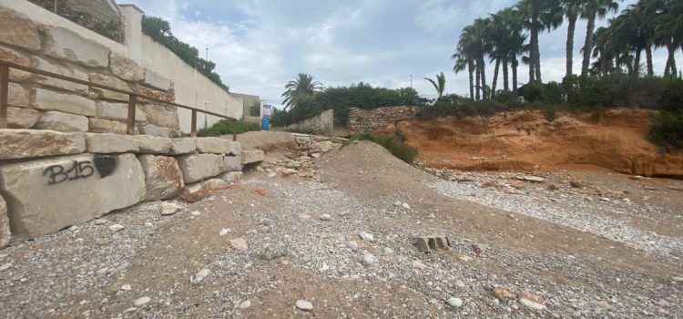 La Cala Saldonar, pràcticament inaccessible