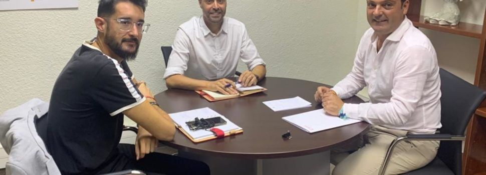 L’Ajuntament es reuneix amb el nou diputat de Turisme, Andrés Martínez
