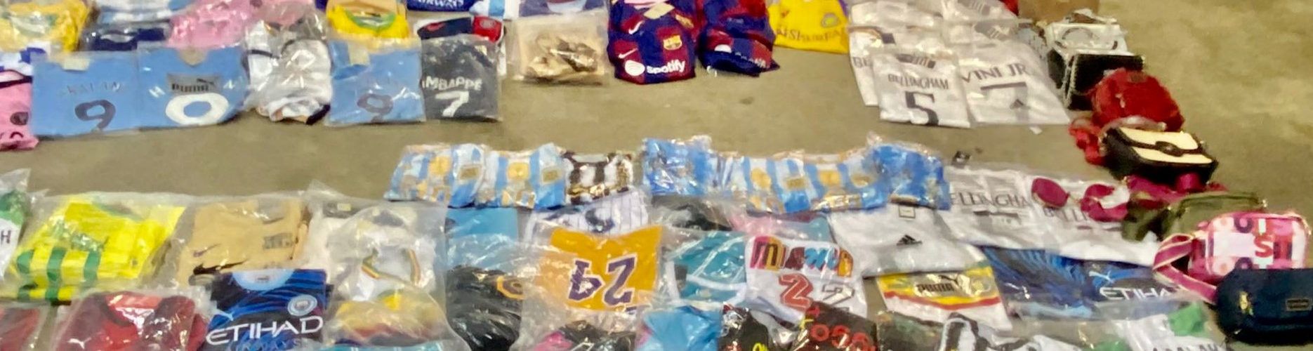 Operación contra el top manta en Peñíscola: 13 personas detenidas e incautadas 2.000 prendas falsificadas cuyo valor se aproxima a los 90.000 euros