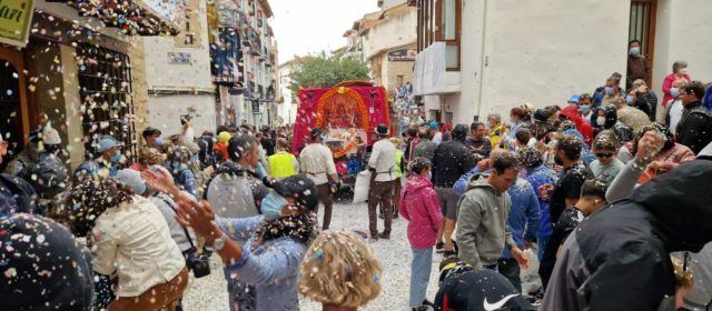 El mal tiempo no resta brillantez y participación al día grande de L’Anunci de Morella