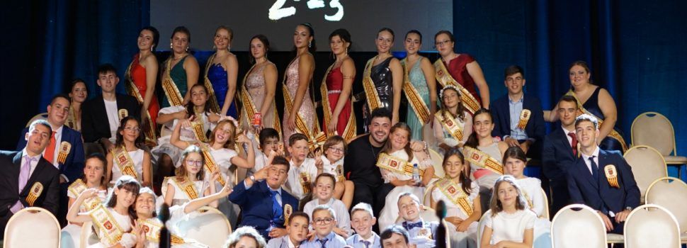 40 representants omplin l’escenari del Parador de Festes de Vilafranca