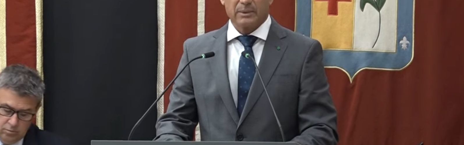 Fornés (VOX): “La dimisión del edil de Deportes y Urbanismo retrasará la apertura de la piscina municipal”