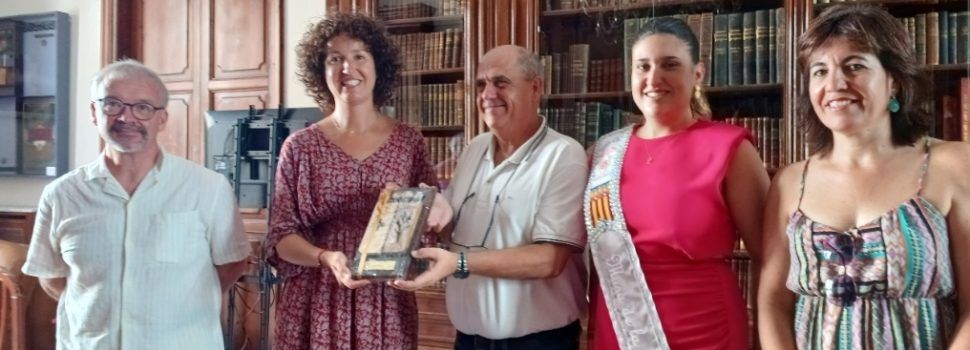 L’Ajuntament de Benicarló reconeix Beatriz Fernández Aucejo, directora convidada de la serenata