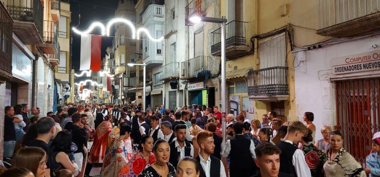 237 parelles en el Ball de Mantons d’Ulldecona: vídeos i fotos