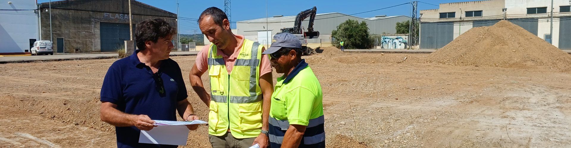 Benicarló comença les obres de construcció d’un pàrquing per a vehicles pesats al Collet