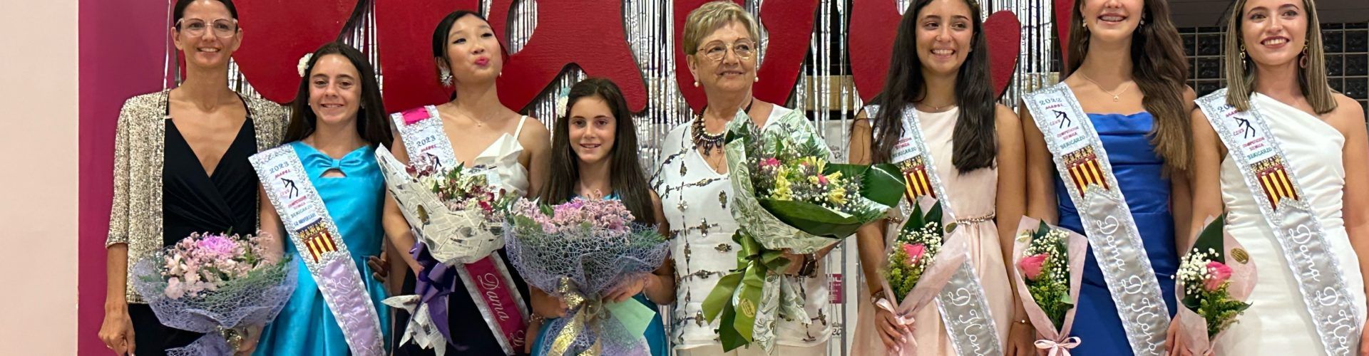 Nombramiento de las damas del club Mabel en su 50 aniversario
