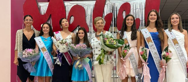 Nombramiento de las damas del club Mabel en su 50 aniversario