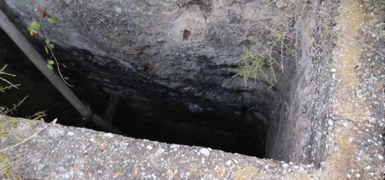 Pou perillós a la Cala Puntal de Vinaròs
