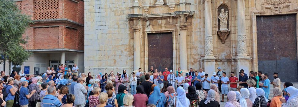 Alcalà de Xivert es concentra en solidaritat amb el Marroc per la tragèdia del terratrèmol