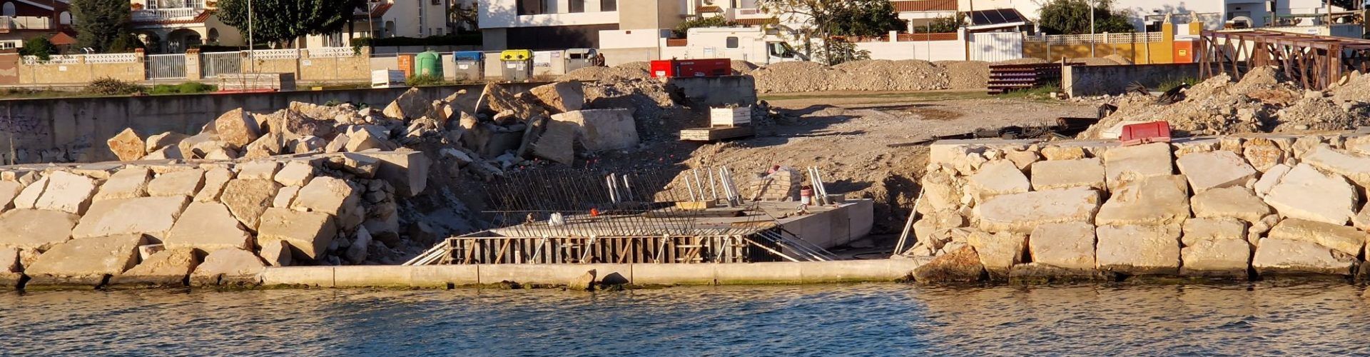 La pasarela sobre el Cervol: puente de unión del paseo Fora Forat con la costa norte