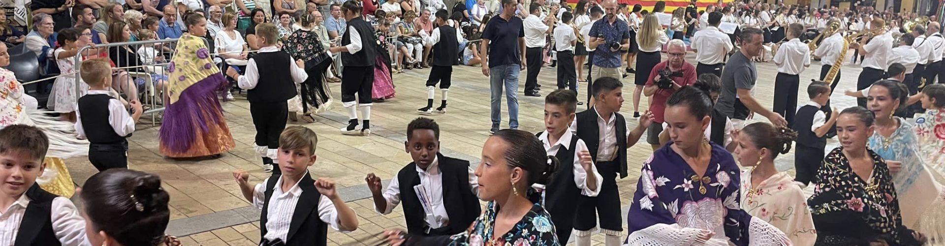 Ball de mantons juvenil a les festes d’Ulldecona