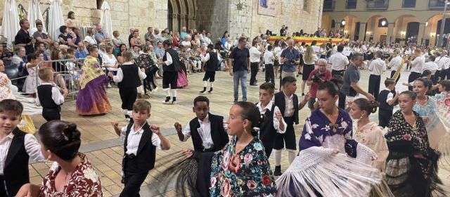 Ball de mantons juvenil a les festes d’Ulldecona