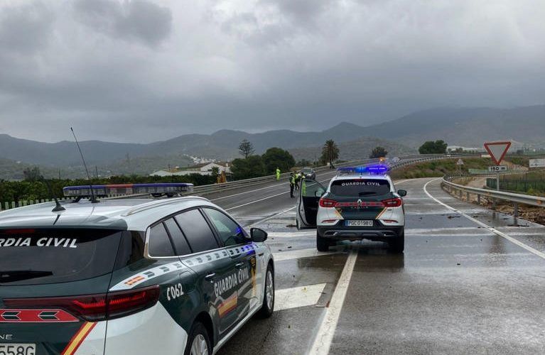 Patrullas de la Guardia Civil colaboran en el dispositivo de emergencia con motivo de la DANA