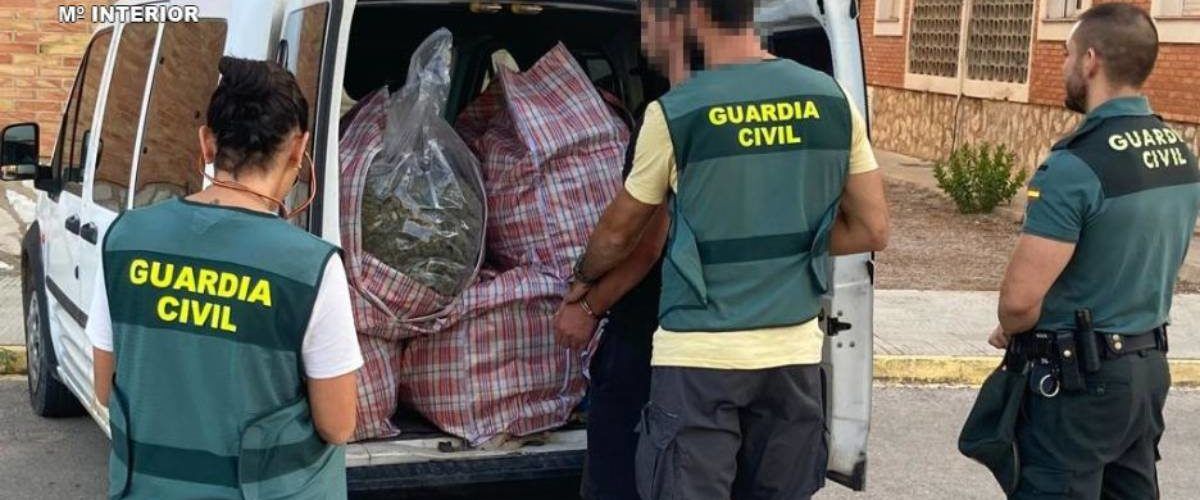 Detenido portando en un turismo 59 kilos de marihuana en San Rafael