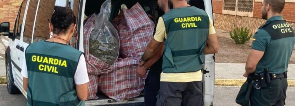 Detenido portando en un turismo 59 kilos de marihuana en San Rafael