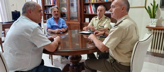 L’alcalde de Benicarló rep la visita del subdelegat de Defensa de Castelló