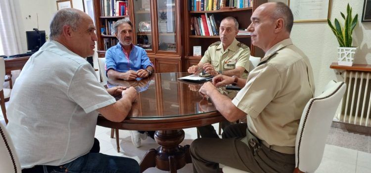 L’alcalde de Benicarló rep la visita del subdelegat de Defensa de Castelló