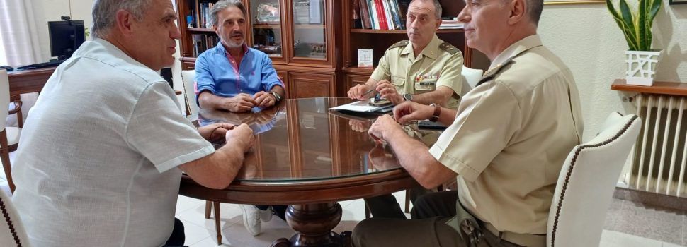 L’alcalde de Benicarló rep la visita del subdelegat de Defensa de Castelló